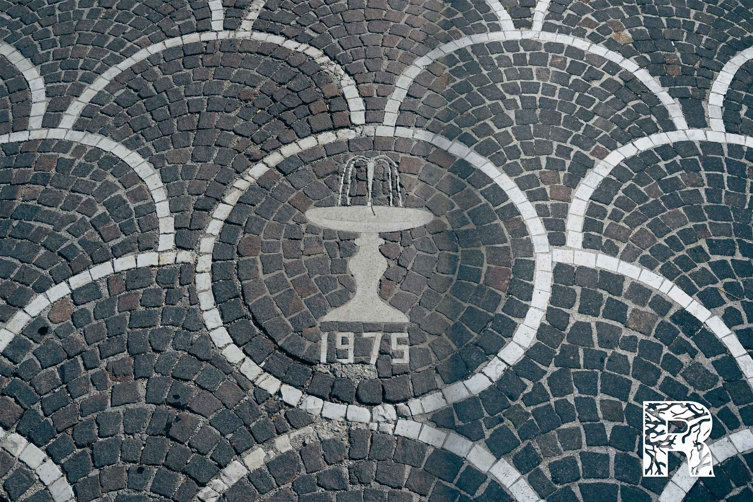 Piazza Nicola Neri, particolare della pavimentazione