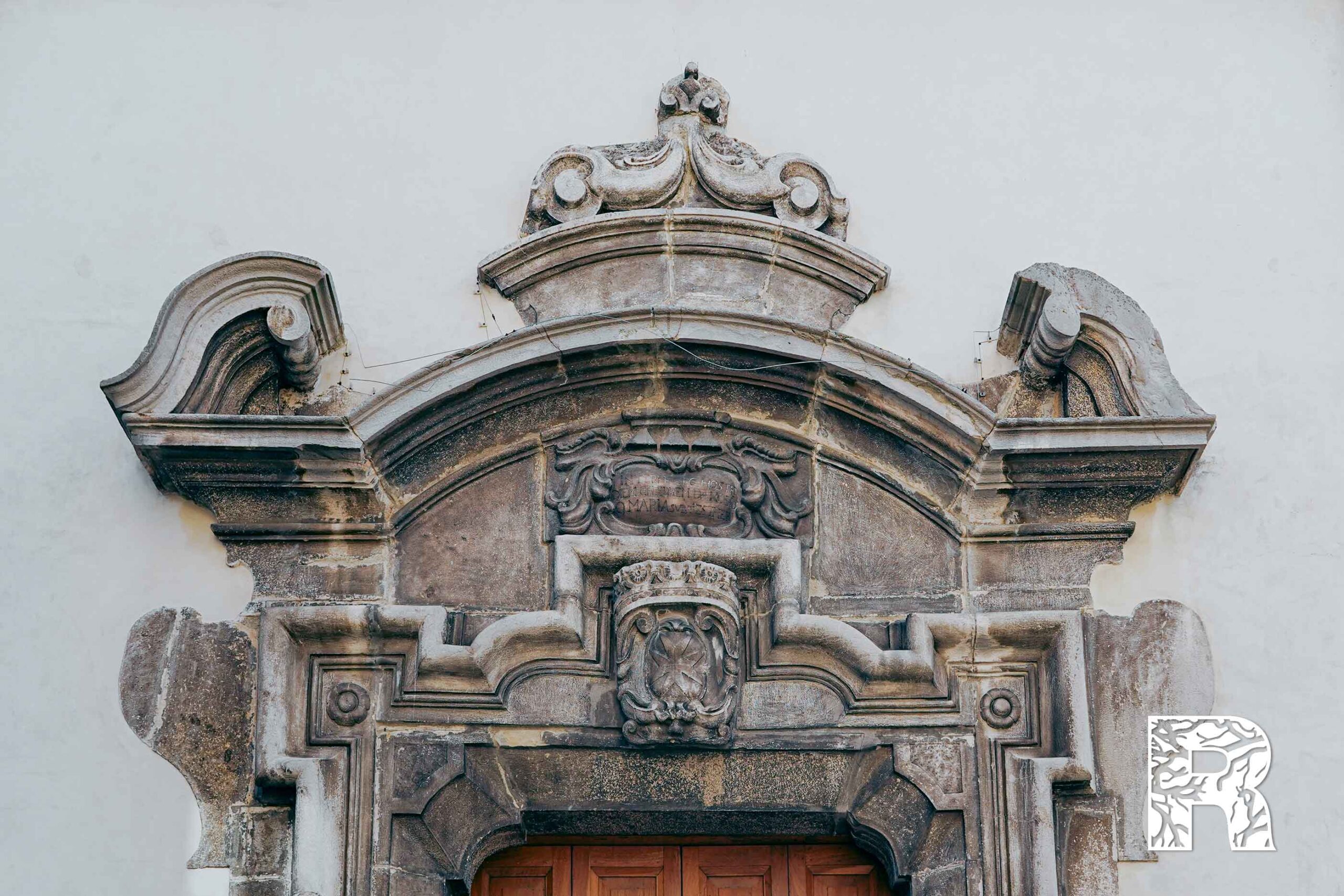 Portale della Chiesa di Santa Maria Ester